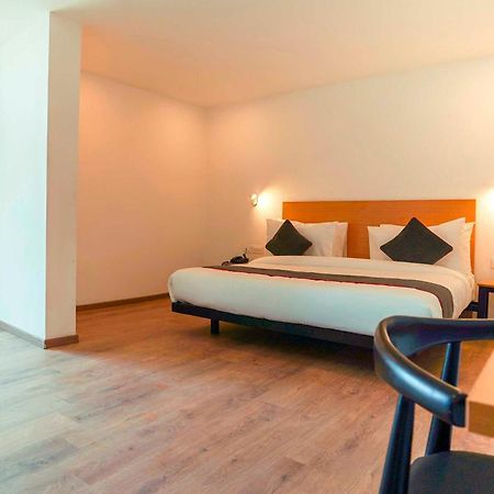 Super Townhouse O Hotel Aditya Residency Near Parthala Over Bridge Sector 121 Noida Indirapuram Exterior photo