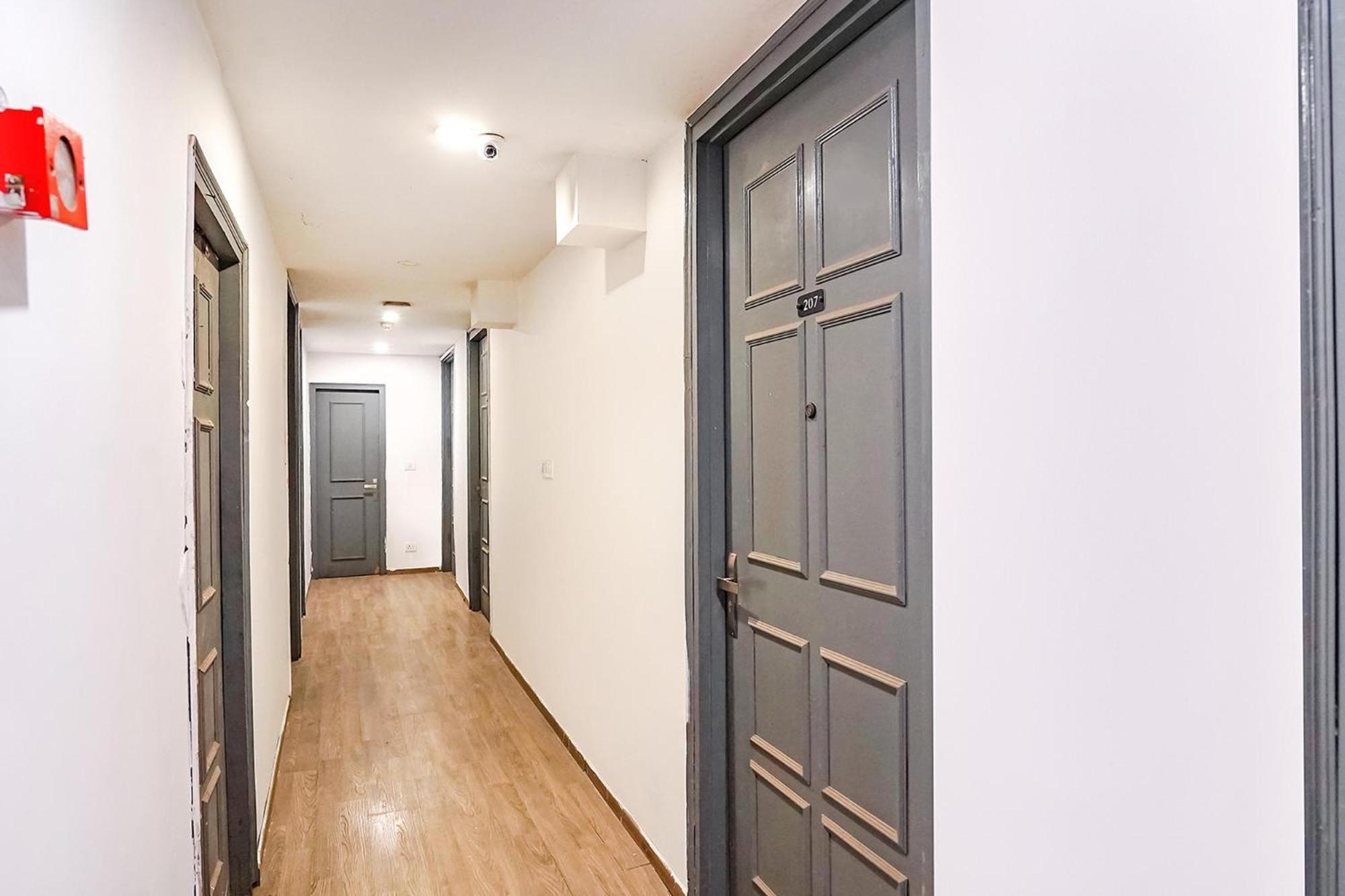 Super Townhouse O Hotel Aditya Residency Near Parthala Over Bridge Sector 121 Noida Indirapuram Exterior photo