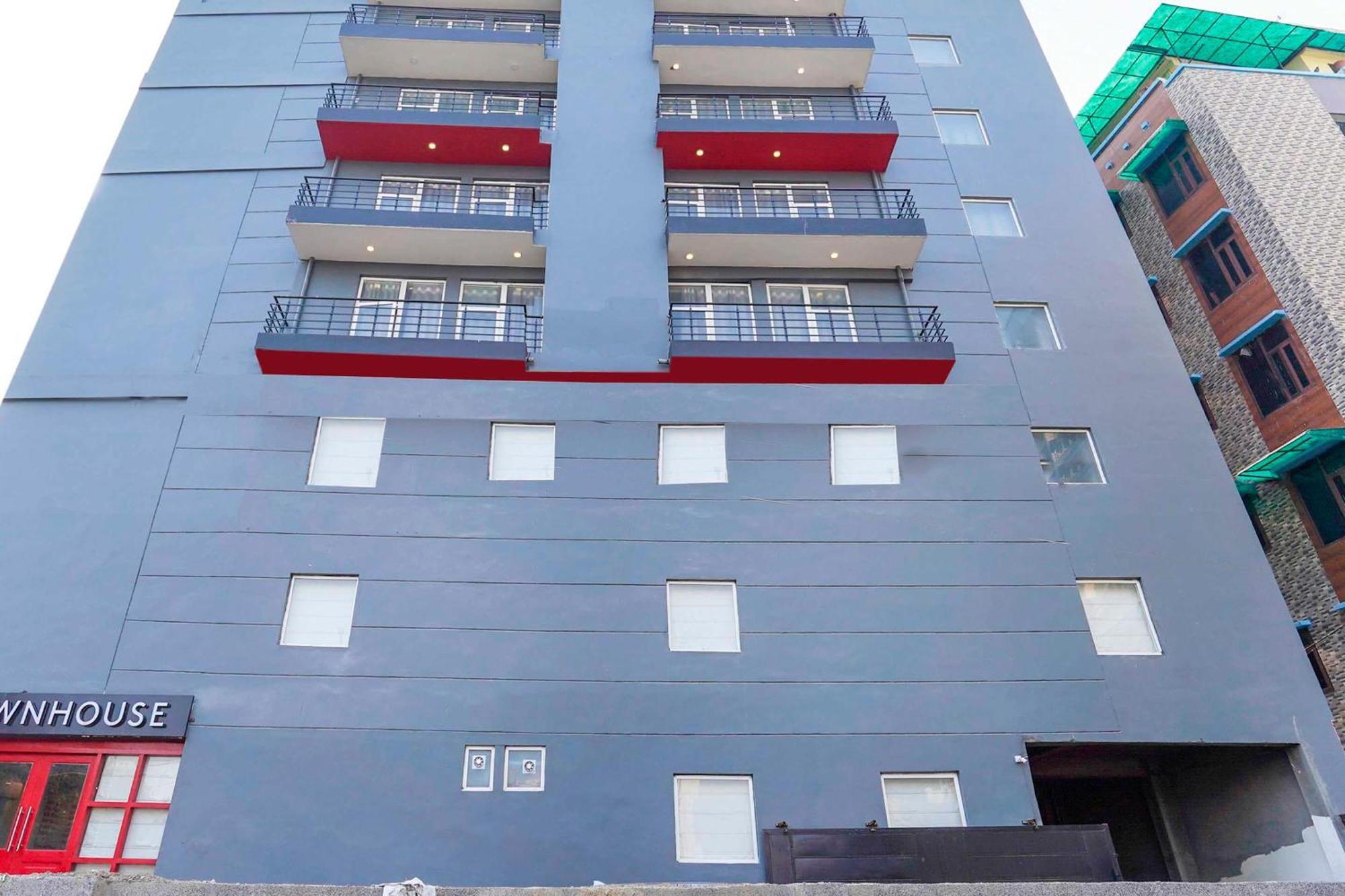Super Townhouse O Hotel Aditya Residency Near Parthala Over Bridge Sector 121 Noida Indirapuram Exterior photo